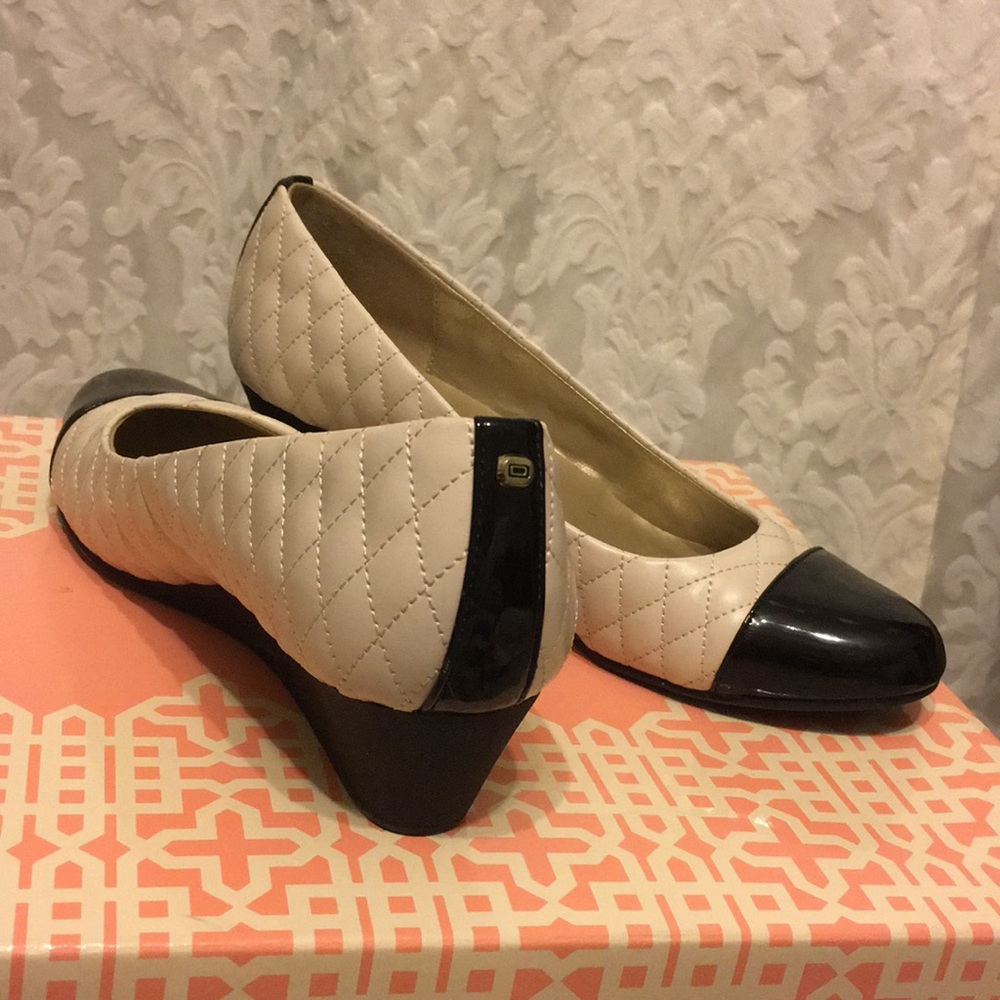 Bandolino Flats